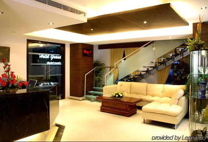 Octave Hotel - Double Road Bangalore Interior photo