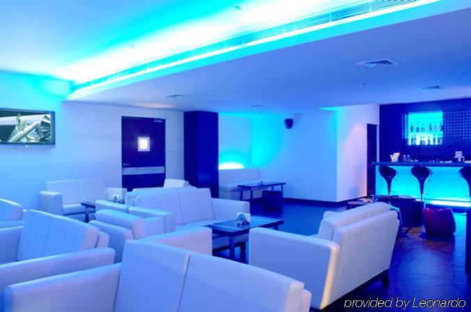 Octave Hotel - Double Road Bangalore Interior photo